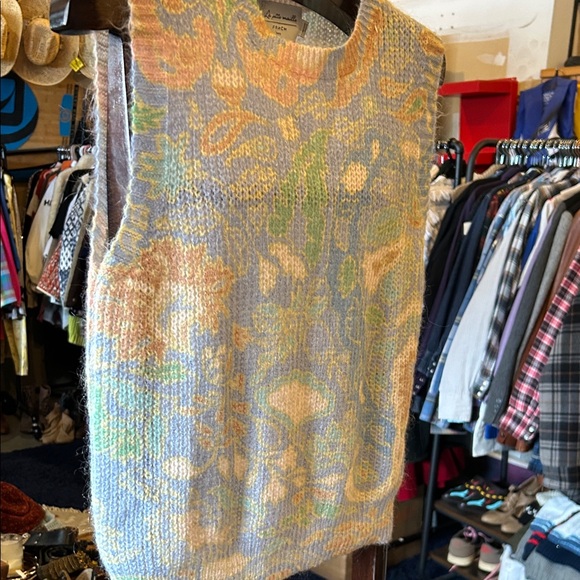 FRNCH Paris Women's Floral Mohair Vest Blouse - Picture 5 of 8